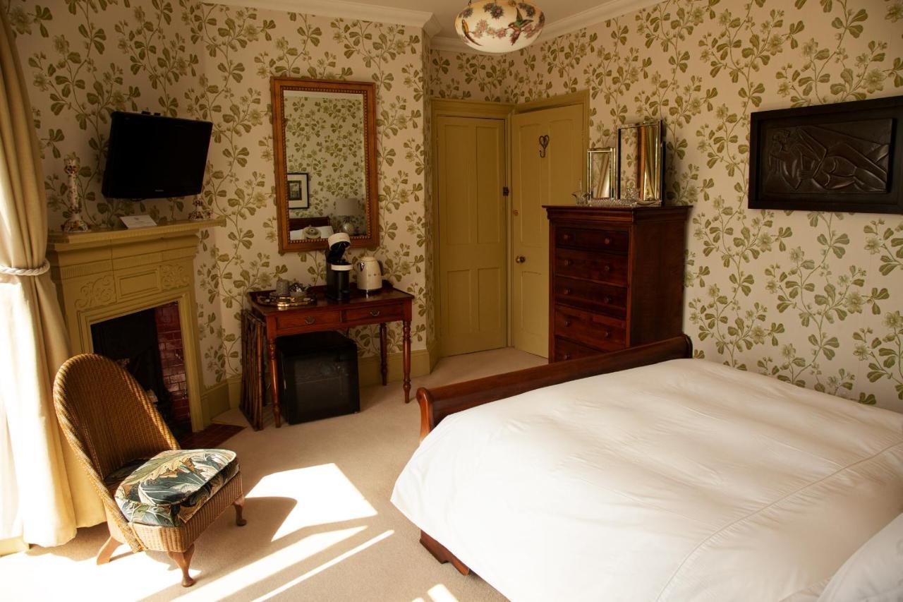 Bed and Breakfast St Katharine'S House Милфорд-Хейвен Экстерьер фото
